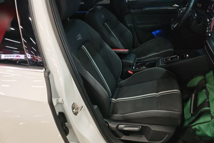 Used Volkswagen Golf 2023 Facelift 280TSI DSG R-Line Right Front Seat