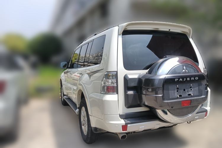 Used Mitsubishi Pajero 2016 3.0L Automatic Luxury Edition China IV