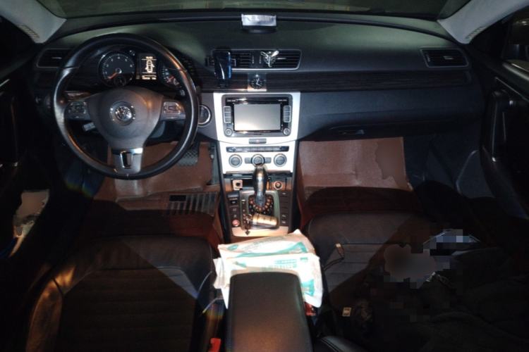 Used Volkswagen Magotan 2012 Facelift 1.8TSI Prestige Model Center Console