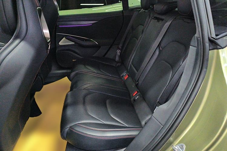 Used Xiaomi Auto SU7 2024 Four-Wheel Drive Ultra-Long Range Advanced Intelligent Driving Max Edition Left Rear Seat