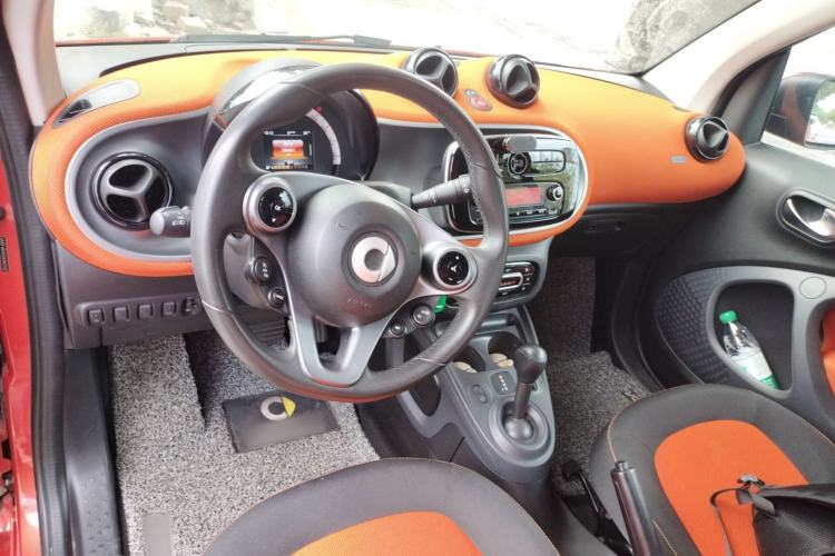Used smart fortwo 2015 1.0L 52 kW Hardtop Passion Edition

