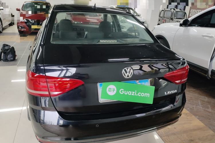 Used Volkswagen Lavida 2015 1.6L Manual Fashion Edition