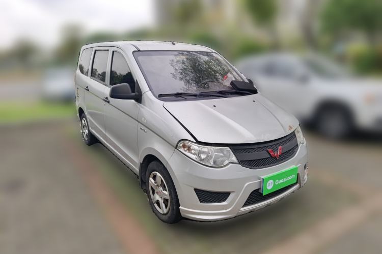 Used Wuling Hongguang 2015 1.5L S Basic Version China V Standard Front Right 45 Deg