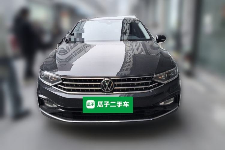 Used Volkswagen Magotan 2024 2 Million Units Zhongxiang Version 330TSI DSG Luxury Edition Front