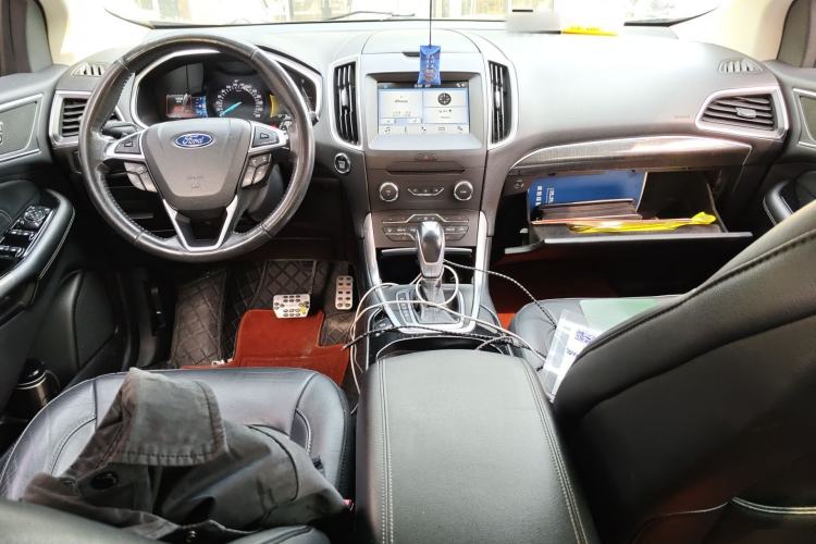 Used Ford Edge 2018 EcoBoost 245 Two-Wheel-Drive Titanium 7-Seater China V Standard Center Console