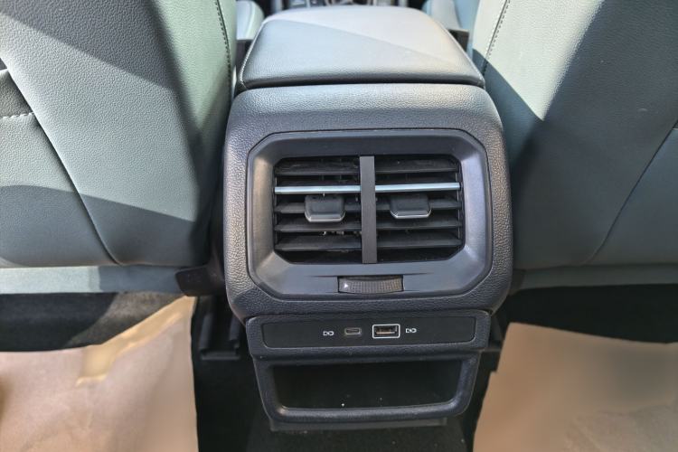 Used Volkswagen Tharu 2023 300TSI Two-Wheel-Drive Moonlight Edition
