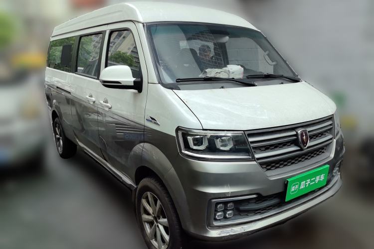 Used Jinbei New Hiace S 2018 1.5L Wealth Edition DLCG14 Front Right 45 Deg