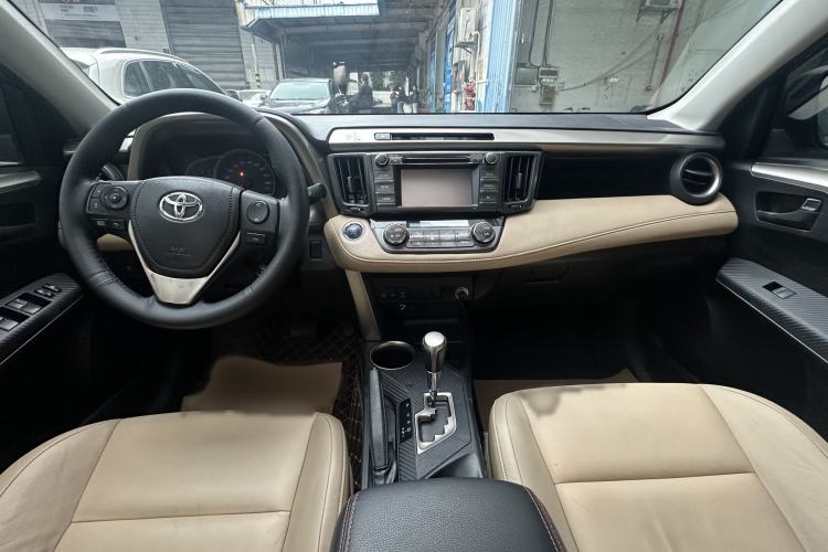 Used Toyota RAV4 2013 2.5L Automatic 4x4 Elite Edition Interior 1