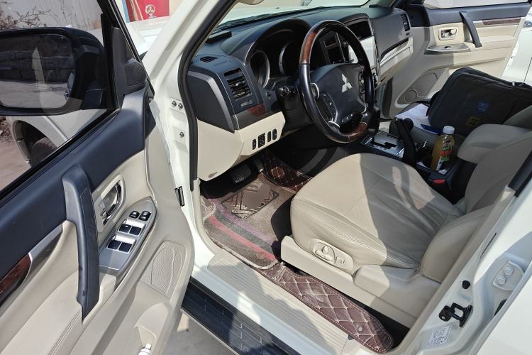 Used Mitsubishi Pajero 2019 V97 3.8L 5-Door GLS Middle East Edition