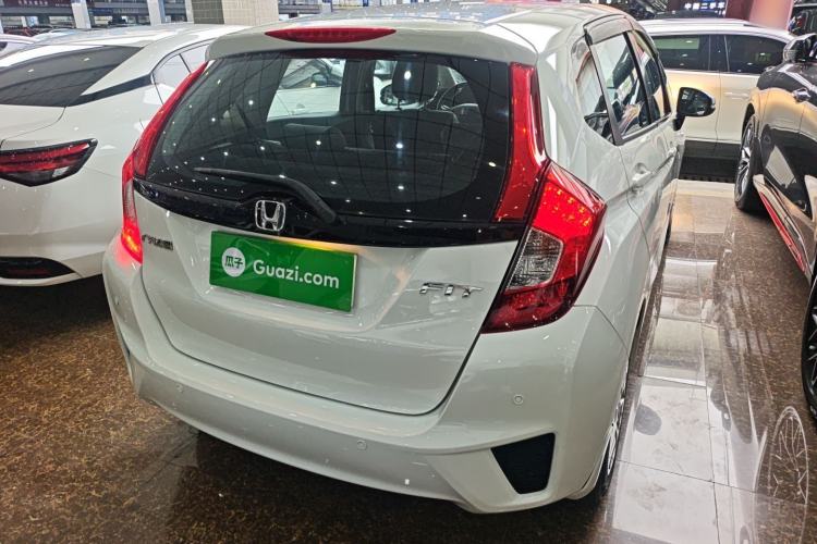 Used Honda Fit 2016 1.5L LX CVT Comfort Model Rear Right 45 Deg