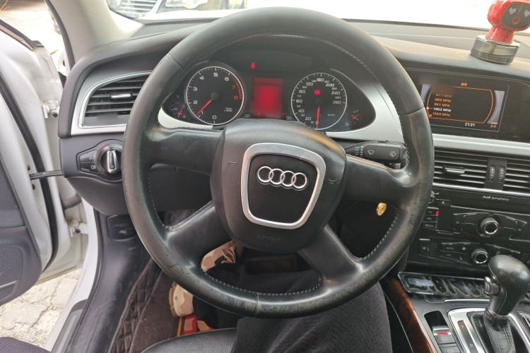 Used Audi A4L 2011 2.0 TFSI Comfort Model Steering Wheel