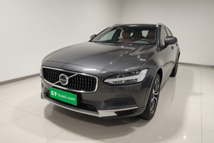 Used Volvo V90 2022 Cross Country B5 AWD Smart Range Edition