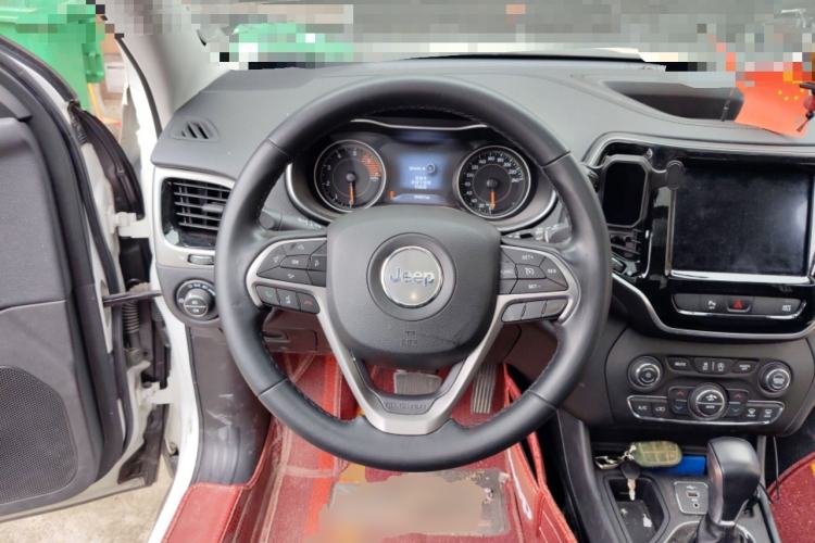 Used Jeep Cherokee 2019 2.0T Two-Wheel Drive Smart Enjoyment Version China VI Steering Wheel