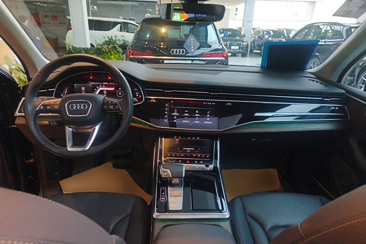 Used Audi Q7 2024 55 TFSI quattro S line Sport model
