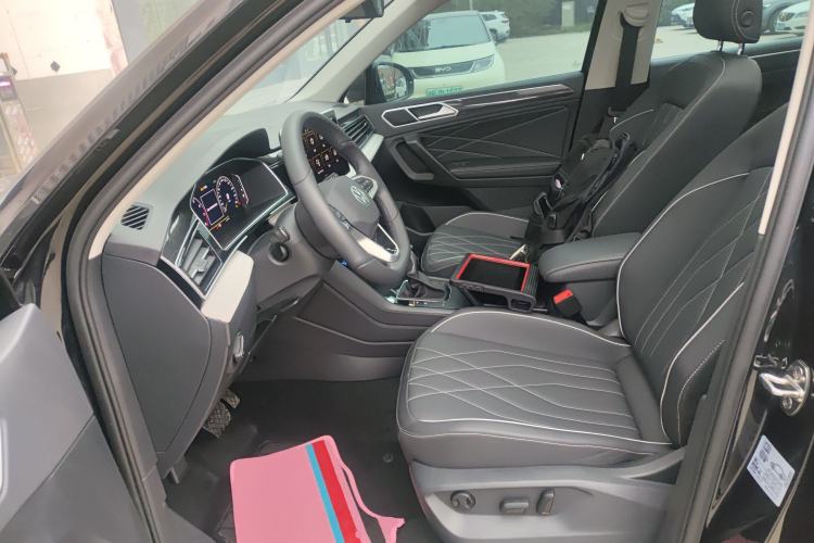 Used Volkswagen Tiguan L 2024 Outstanding Model 300TSI Automatic Two-Wheel Drive Longteng Edition Left Front Seat