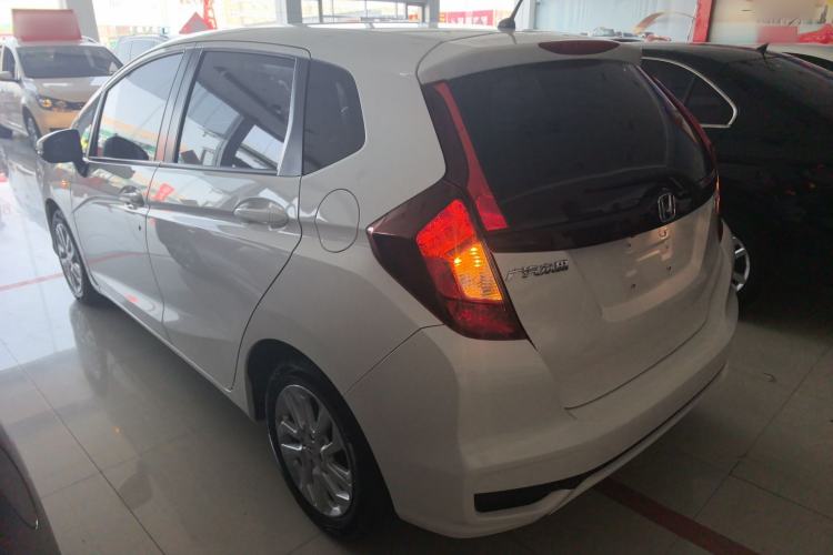 Used Honda Fit 2018 1.5L CVT Comfort Sunroof Version Rear Left 45 Deg