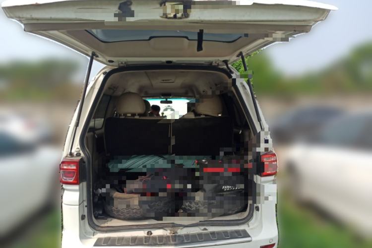 Used FORTHING Lingzhi 2018 M5L 1.6L 7-Seater Luxury Model Trunk