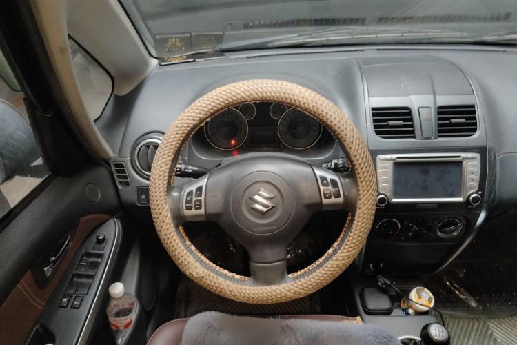 Used Suzuki SX4 2012 1.6L Manual Ruiqi Model
