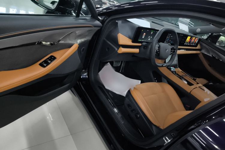 Used VOYAH PASSION 2024 PHEV Four-Wheel Drive Ultra-Long Range Flagship Model
