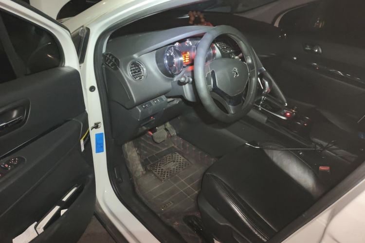 Used Peugeot 3008 2015 2.0L Automatic Classic Edition
