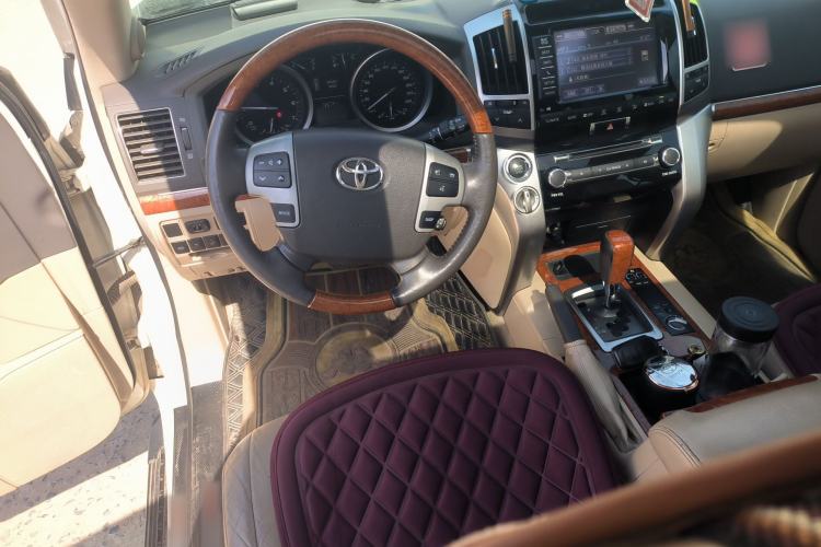 Used Toyota Land Cruiser 2012 4.6L Automatic VX-R Steering Wheel
