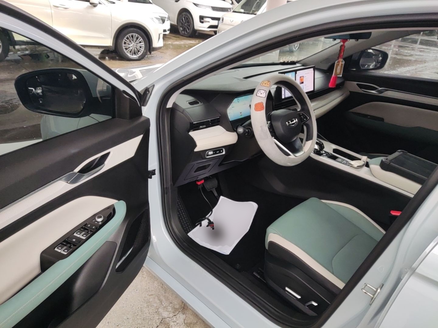 Geely Auto Emgrand L HiP 2022 1.5TD-DHT Pro 100KM Super Swift — снимка 18