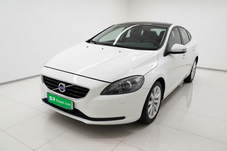 Used Volvo V40 2015 1.6T Zhiyi Edition