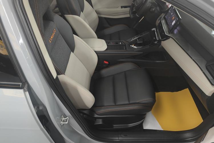 Used Lynk & Co 06 EM-P 2022 PHEV 84 km Range Pro Version