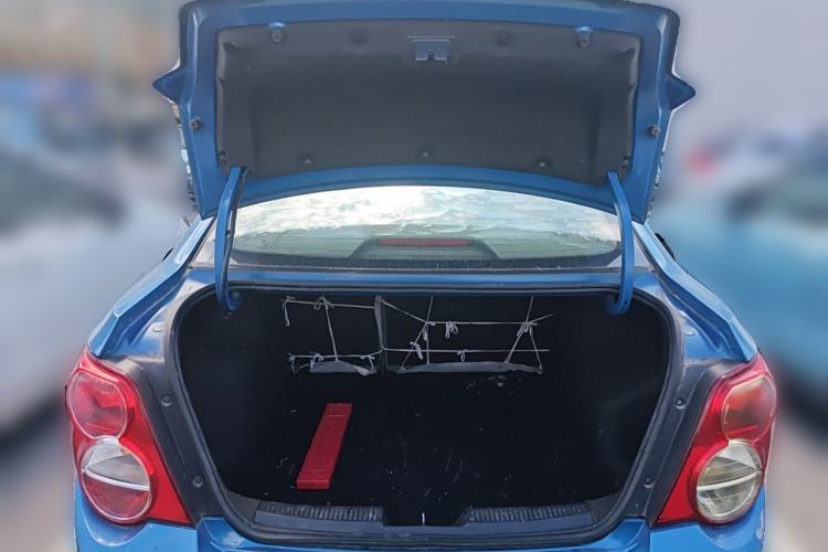 Used Chevrolet Aveo Sonic 2011 Sedan 1.4L Automatic SE