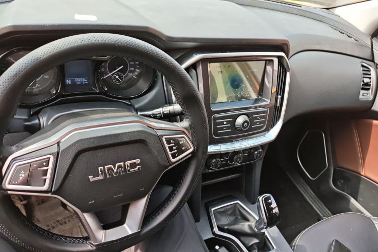 Used JMC Yuhu EV 2022 4x2 LX JX1032PSEF5BEV Center Console