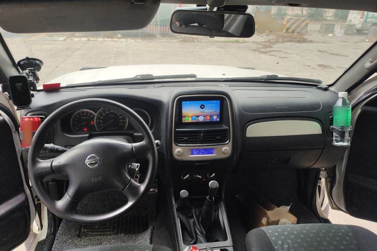 Used Nissan Paladin 2008 2.4L 4x4 Standard Edition Center Console