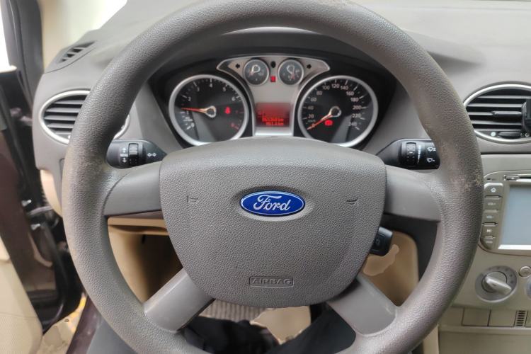 Used Ford Focus 2012 Sedan Classic 1.8L Automatic Base Model