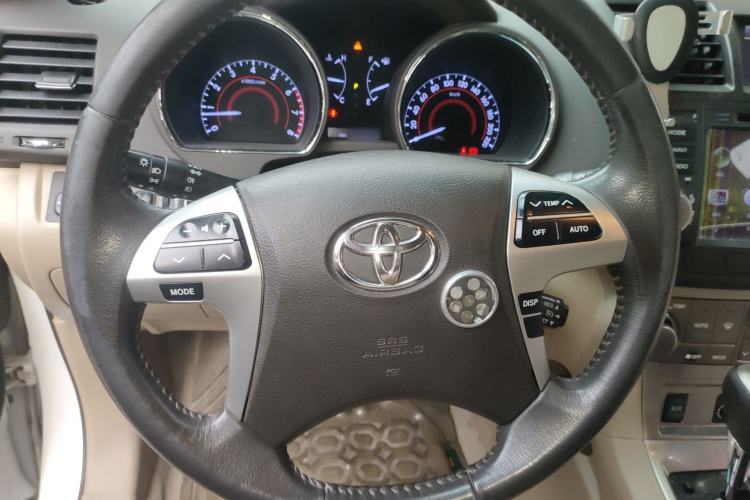Used Toyota Highlander 2012 2.7L Two-Wheel Drive 7-Seater Luxury Edition Steering Wheel