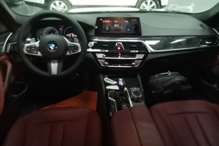 Used BMW 5 Series 2019 Facelifted 530Li Leading Edition M Sport Package Center Console