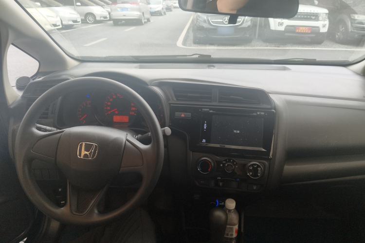 Used Honda Fit 2018 1.5L CVT Comfort Version Center Console