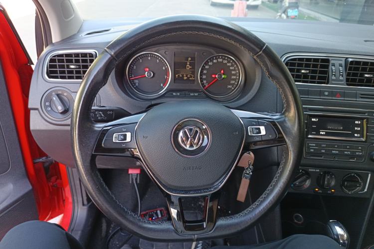 Used Volkswagen Polo 2016 1.6L Automatic Comfort Model
