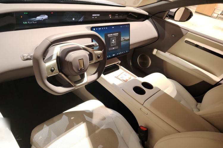 Used Avatr 06 2025 Pro Range-Extended Edition Center Console