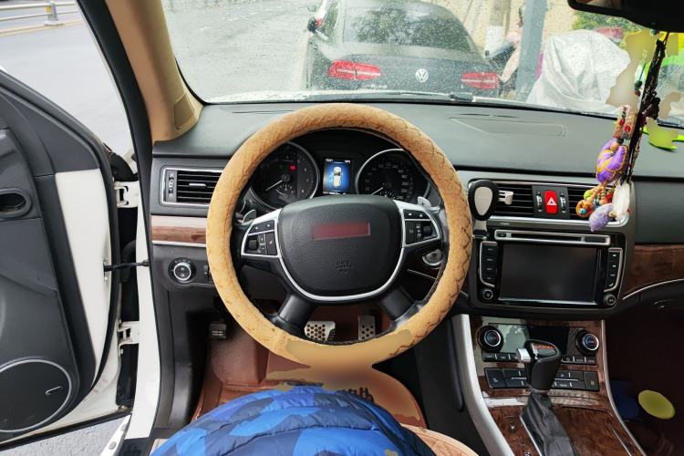 Used Haval H8 2015 2.0T Two-Wheel-Drive Luxury Version
