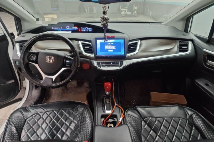 Used Honda Jade 2017 1.8L automatic Comfort version 5 seats Center Console