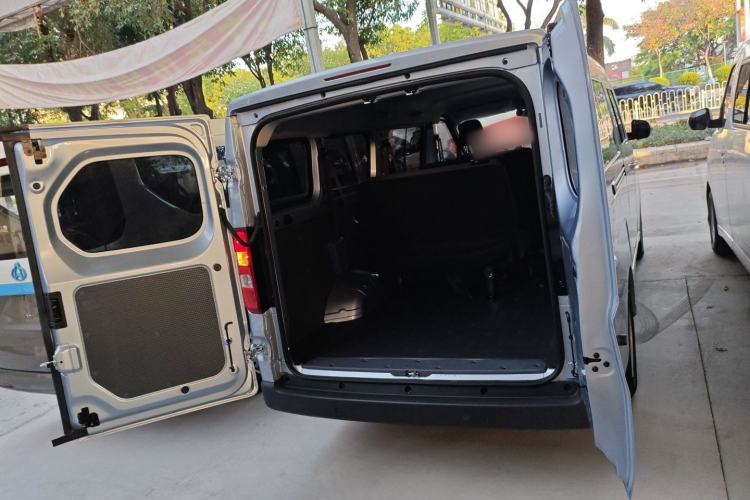 Used Wuling Yangguang 2025 Model 400km Bus Edition—Comfort Edition
