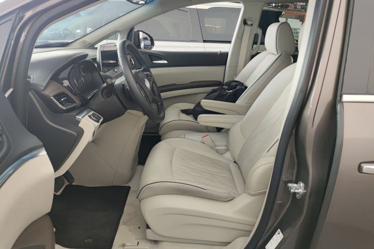 Used Buick GL8 2023 Land Executive Class 652T Luxury Model