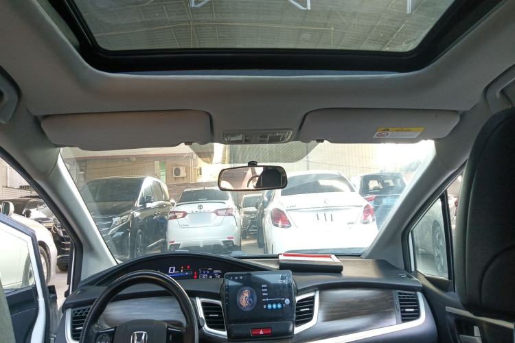 Used Honda Jade 2017 1.8L automatic Comfort version 5 seats
