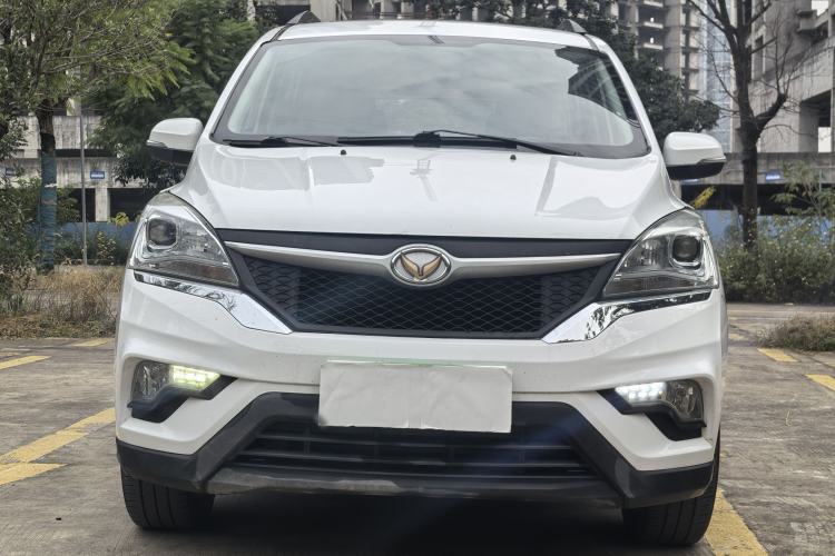 Used HYOSOW H3 2015 1.5L manual Comfort trim level
