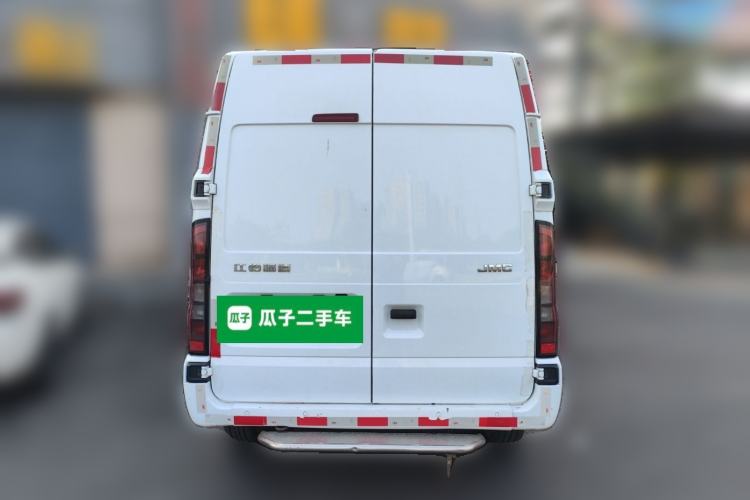 Used JMC Fushun 2023 2.0T Manual Short-Wheelbase Mid-Roof Commercial Van Transporter 2/3 Seats