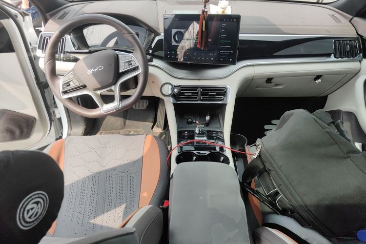 Used BYD Song PLUS New Energy 2025 DM-i 112KM Prestige Model Center Console