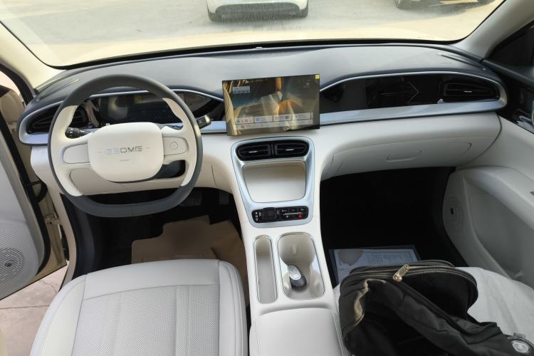 Used Geely Galaxy Geome 2026 Model 310km Youth Edition Center Console