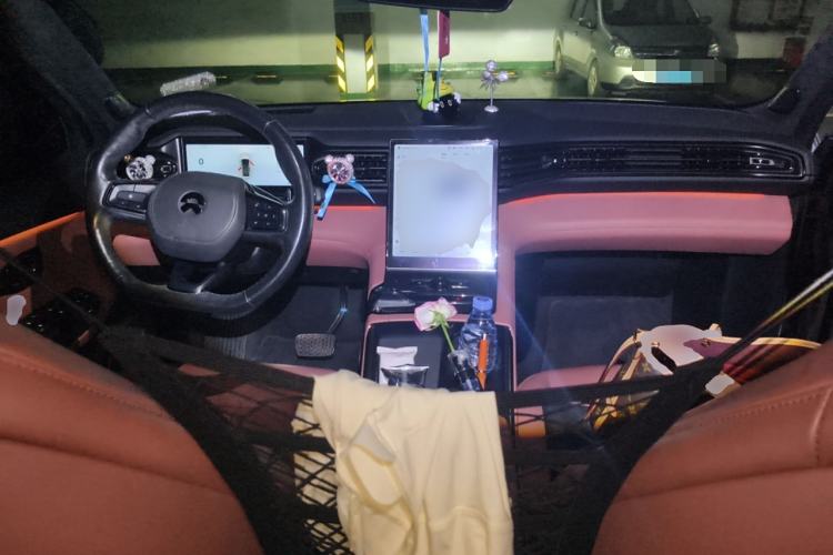 Used Nio EC6 2020 605 km Sport Edition Center Console