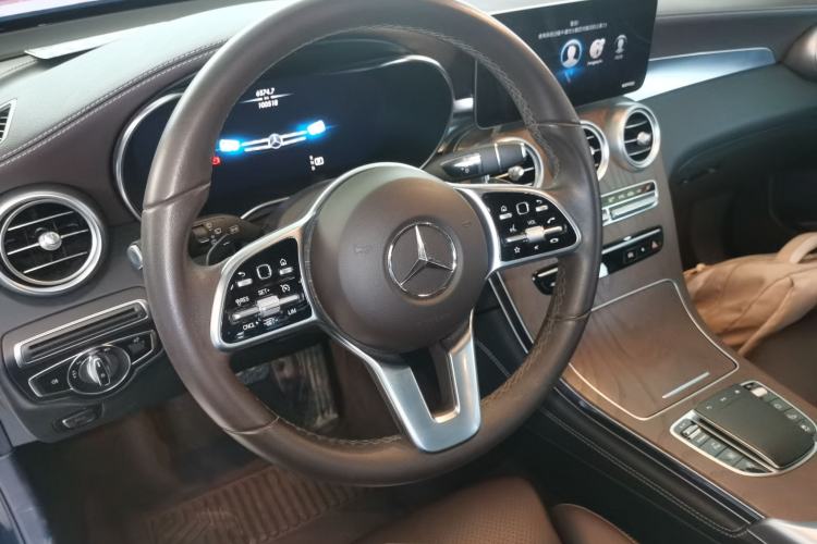 Used Mercedes-Benz GLC 2020 Facelift GLC 260 L 4MATIC Luxury Edition Steering Wheel