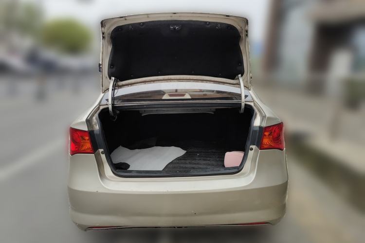 Used Roewe 350 2014 1.5L Manual Xunchi Edition Trunk