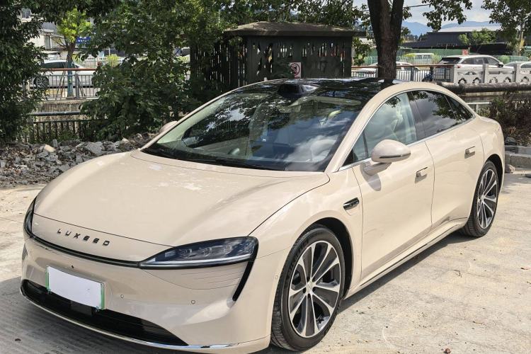 Used Hima Luxeed S7 2025 855 km Max